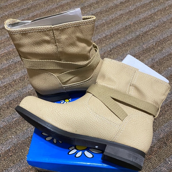 New Beige Biker Boot - Picture 4 of 6